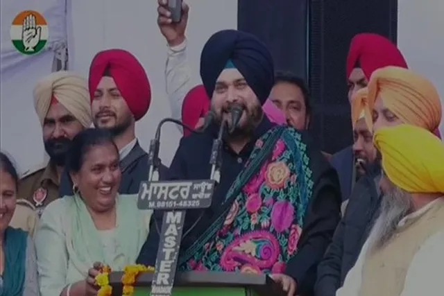 নির্বাচনী আবহে বড় ঘোষণা করলেন সিধু