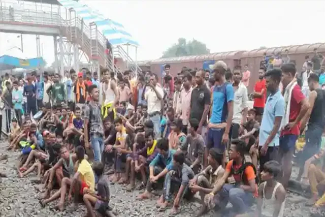 Agnipath: প্রধানমন্ত্রীর প্রতি আস্থা রাখার আহ্বান কেন্দ্রীয় মন্ত্রীর