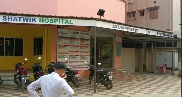 স্বাস্থ্যসাথী কার্ডে ভর্তি, তারপরেও টাকা চাওয়ার অভিযোগ