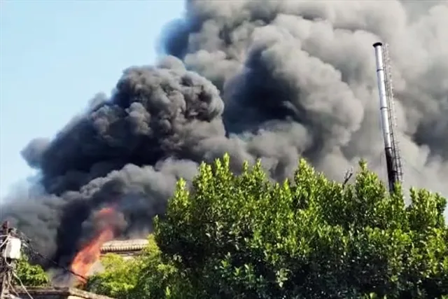 শ্যামনগরে ভয়াবহ আগুন