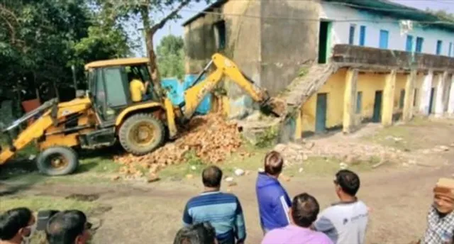 ইসিএলের উদ্যোগে ক্ষতিগ্রস্ত আবাসন ভেঙে ফেলার কাজ শুরু