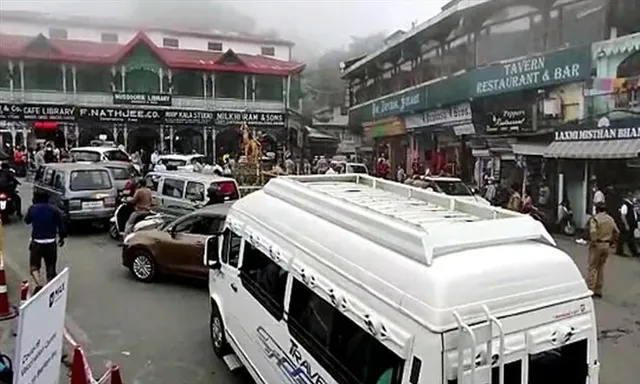 নৈনিতাল-মুসৌরি থেকে ফেরানো হল পর্যটকদের