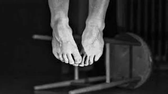 মর্মান্তিক, বাসের মধ্যে উদ্ধার চালকের ঝুলন্ত দেহ