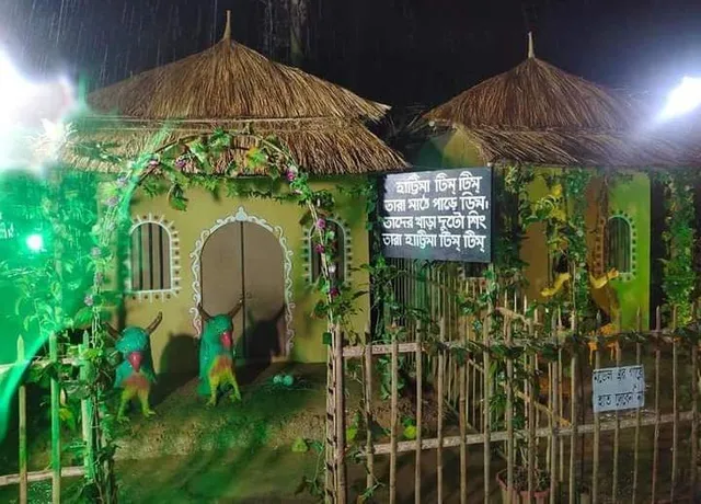 ছড়ার উপরে ভিত্তি করে গড়ে উঠল পুজো মণ্ডপ