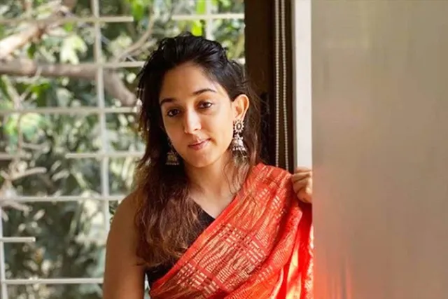 মায়ের থেকে সেক্স এডুকেশনের বই উপহার পেয়েছিলেন আমির কন্যা