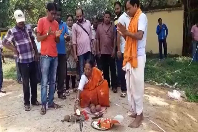 এলাকাবাসীর দাবি মেনে শুরু হল কাজ