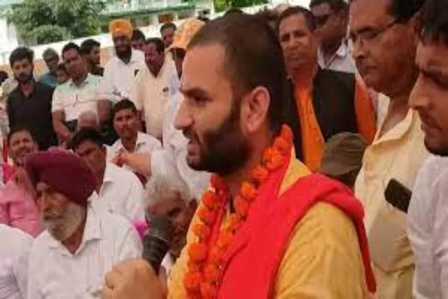 ৫ হাজারেরও বেশি ভোটে সমাজবাদী পার্টির নেতাকে পেছনে ফেলে এগিয়ে গেলেন অমন গিরি