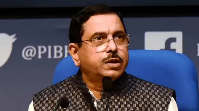 সংসদ মুলতুবি নিয়ে ক্ষোভ উগরে দিলেন মন্ত্রী