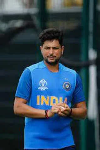 ব্যাট হাতে লড়াই চালাচ্ছেন কুলদীপ যাদব