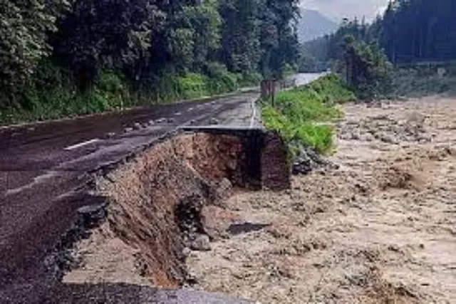 হিমাচল প্রদেশে জারি হল কমলা ও হলুদ সতর্কতা