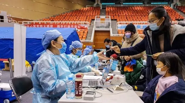 ছুটির মরসুম শেষ হতেই বাড়ল করোনা, ঘোষণা লকডাউনের