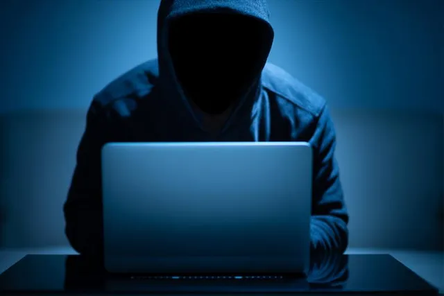 যুক্তরাজ্যের নারীর পরিচয়ে প্রতারণা, গ্রেফতার নাইজেরিয়ার নাগরিক