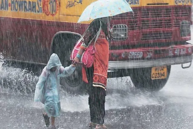ঘণ্টা দুয়েকের মধ্যে ঝড়-বৃষ্টি কলকাতায়