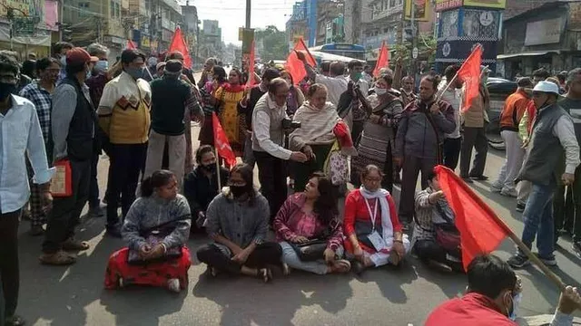 নির্বাচন কমিশনের সামনে বামেদের বিক্ষোভ