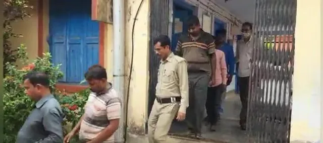 দাসপুরে অবসরপ্রাপ্ত শিক্ষকের দু লক্ষ টাকা ছিনতাইয়ের ঘটনায় গ্রেপ্তার ২