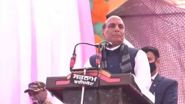 আপ-কংগ্রেসকে তুলোধনা রাজনাথ সিংয়ের