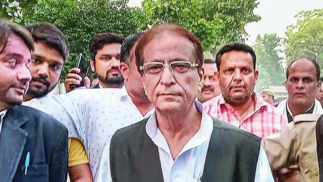 মিথ্যা মামলায় হয়রানি করছে বিজেপি, আজম খানের বিরুদ্ধে ষড়যন্ত্রের অভিযোগ অখিলেশের