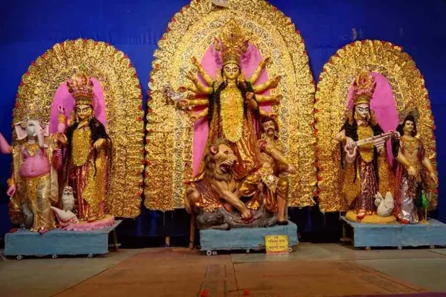 কৃষ্ণদেবপুর হাইস্কুলের পুজোয় চলছে সপ্তমীর প্রস্তুতি