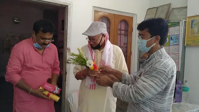 শিক্ষক দিবস পালন করলেন সুমন কাঞ্জিলাল