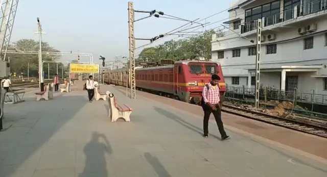 ধর্মঘটের দ্বিতীয় দিনে স্বাভাবিক জনজীবন