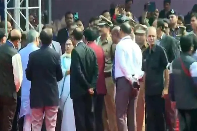 মুখ্যমন্ত্রীর সামনেই উঠল জয় শ্রী রাম স্লোগান