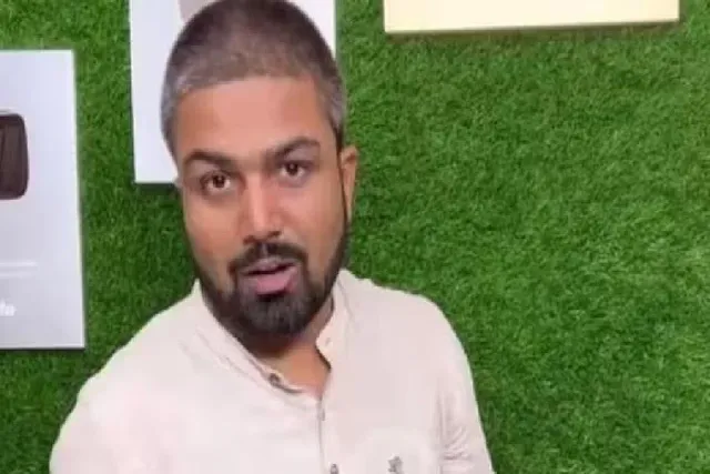 পুলিশের কাছে আত্মসমর্পণ করলেন বিখ্যাত ইউটিউবার