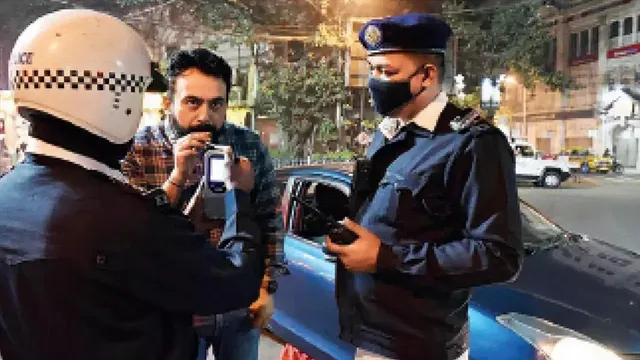 মদ্যপ অবস্থায় গাড়ি চালানো রুখতে ক্লাবগুলিকে বিশেষ নির্দেশ পুলিশের