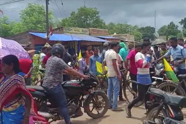 পুকুরকে কেন্দ্র করে উত্তেজনা