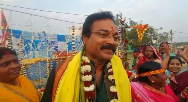 ফের অভিনব প্রচারে তৃণমূল প্রার্থী