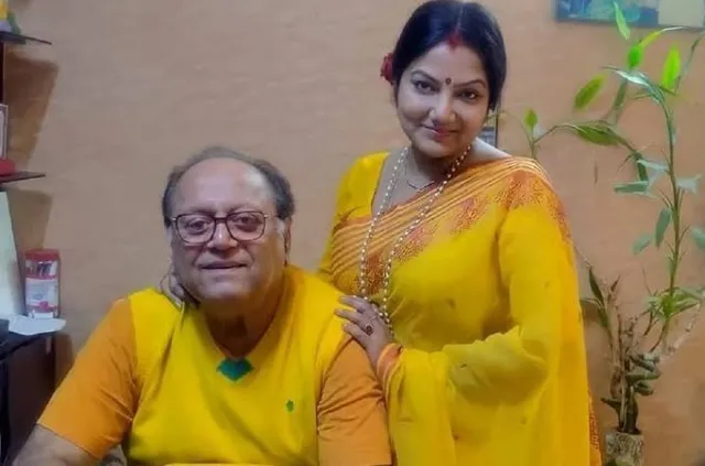 বিবাহবার্ষিকীতে হলুদে দীপঙ্কর দোলন