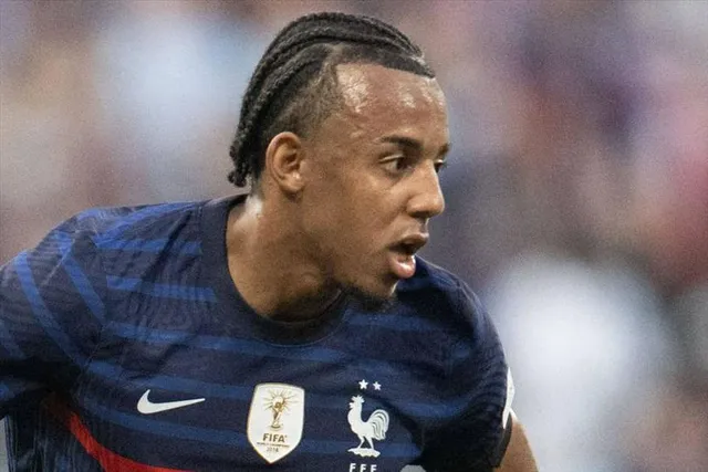 দলবদলের বাজারে চমক দিতে পারে বার্সেলোনা