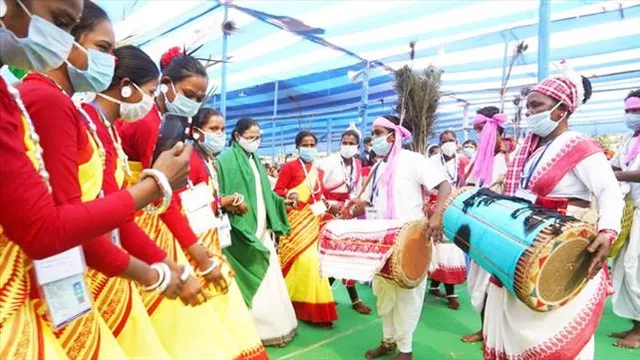 হাসিমারায় গণবিবাহ অনুষ্ঠানে মুখ্যমন্ত্রী