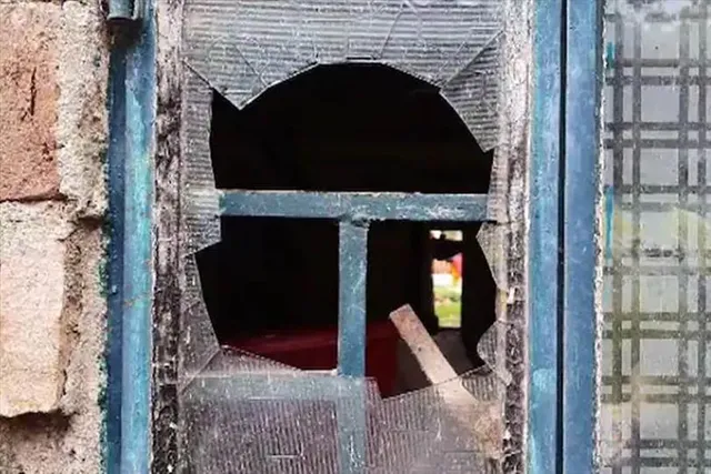 দুষ্কৃতী দৌরাত্ম্য : তৃণমূলের প্রাক্তন উপপ্রধানের বাড়িতে ভাঙচুর