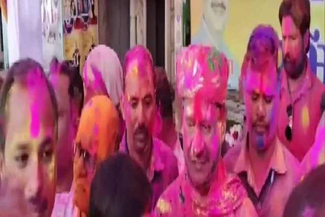 রাজস্থানে রঙের উৎসবে মাতলেন লোকসভার স্পিকার ওম বিড়লা