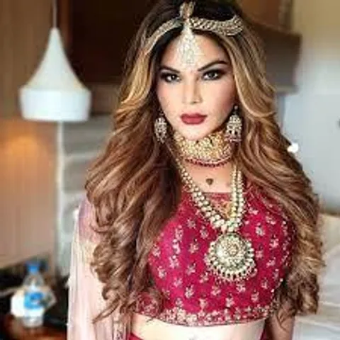 আইটিএ অ্যাওয়ার্ডে নজর কাড়লো রাখির পোশাক দেখুন