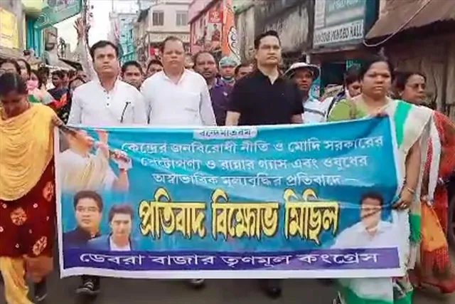 জ্বালানির মূল্য বৃদ্ধির প্রতিবাদে হুমায়ুন কবীর