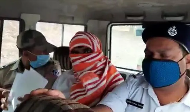 পুলিশের জালে বেআইনি বালি কারবারি