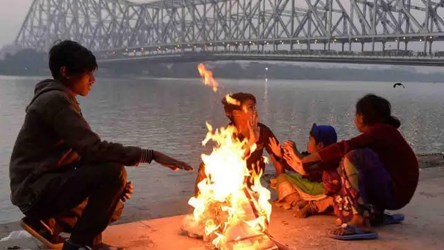 জাঁকিয়ে ঠান্ডায় কাবু বাংলা