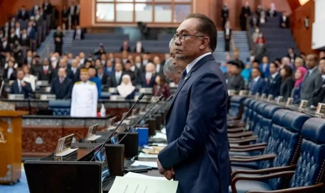 পার্লামেন্টে আস্থা ভোটে জয় পেলেন আনোয়ার ইব্রাহিম