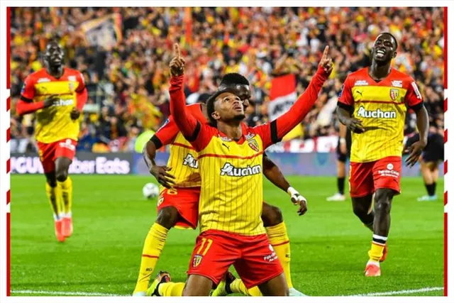 মেসিদের তাড়া করছে লেন্স