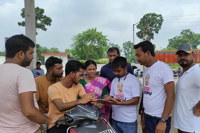 পেট্রোল পাম্পে যুব-কংগ্রেসের অভিনব প্রতিবাদ ও প্রচার