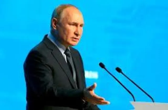 ফের করোনার টিকা নিলেন রাশিয়ার প্রেসিডেন্ট পুতিন