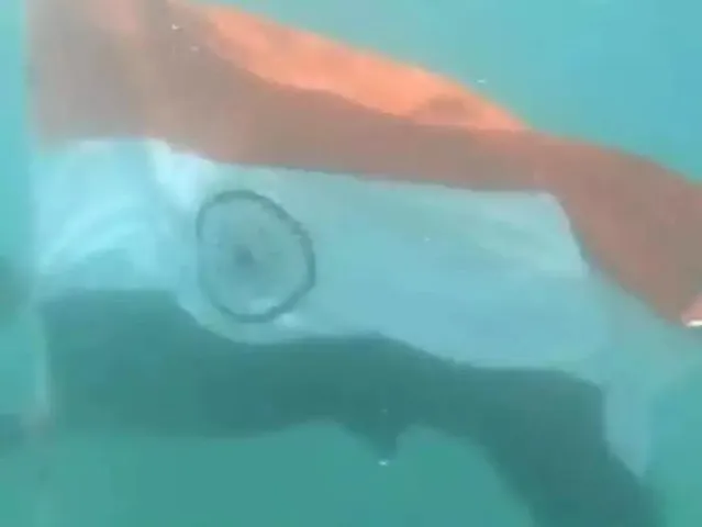 ভাইরাল কোস্ট গার্ডের কীর্তি!