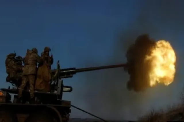 সোলেদারে চলছে হামলা