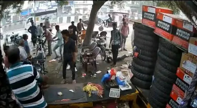 আচমকা গুলির শব্দে কেঁপে উঠল বাজার, পালানোর সময় জনতার হাতে গণপিটুনি দুষ্কৃতিদের