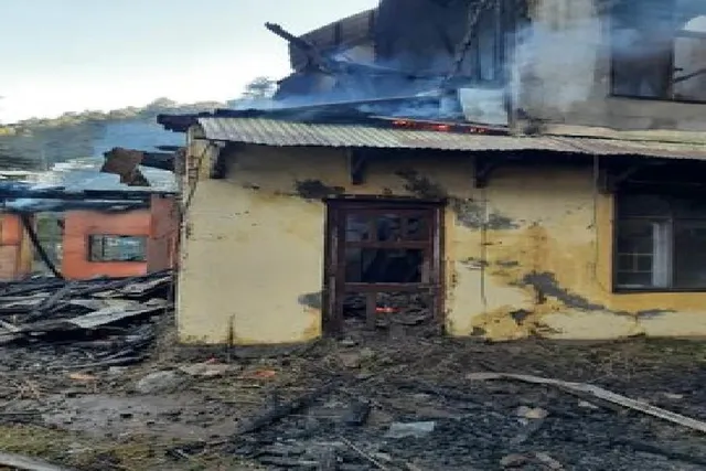 মুখ্যমন্ত্রীর বাসভবন থেকে ১৫০ মিটার দূরে আগুন