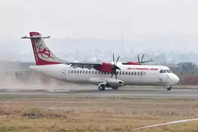 জব্বলপুরে রানওয়ে থেকে পিছলে গেল যাত্রীবাহী বিমান