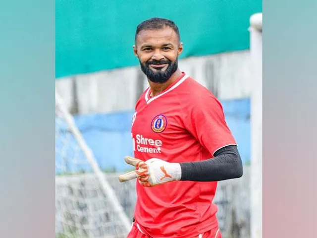 মাঠ ছাড়লেন অরিন্দম