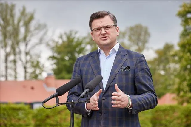 জার্মানিকে ইইউ সদস্য হতে সহায়তা করার জন্য নেতৃত্ব দেওয়ার আহ্বান জানিয়েছেন ইউক্রেনের পররাষ্ট্রমন্ত্রী