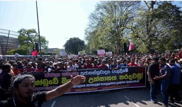 শ্রীলঙ্কায় নির্বাচনী বিক্ষোভে কাঁদানে গ্যাস নিক্ষেপ করেছে পুলিশ, আহত ১৫